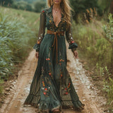 Indrė - Boho Stiliaus Vasaros Suknelė Moterims su Gėlių Raštu ir Giliais V Iškirptėmis