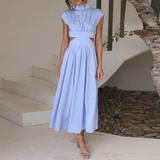 Ugnė - Elegantiška vestuvinė suknelė moterims su išpjova liemenyje ir stovinčia apykakle