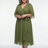 Simona - Moteriška Romantiška Vestuvinė Suknelė su V formos Iškirpte ir Drugelio Rankovėmis